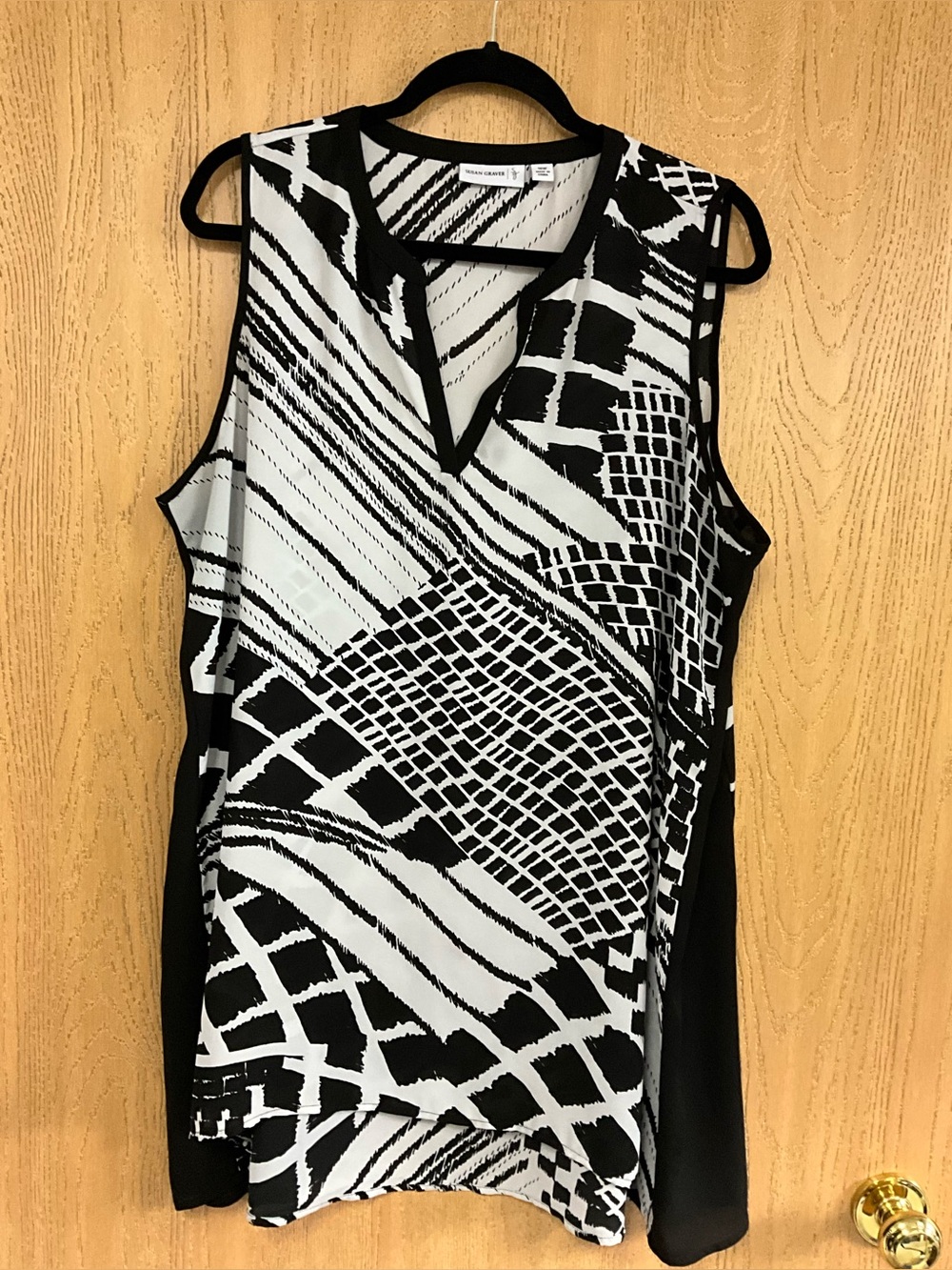 Susan Graver Black and White Sleeveless Printed Tunic